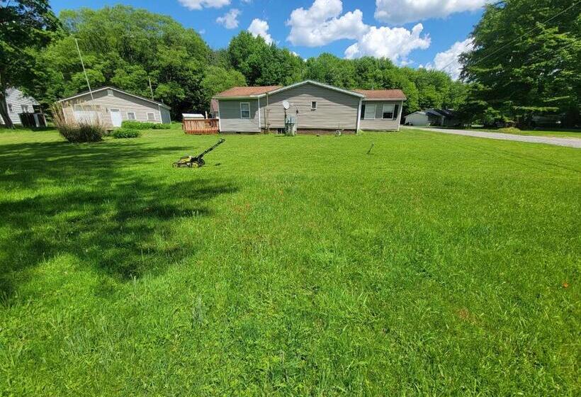 Camp Not Found 3 Queen Bedrooms By The Lake