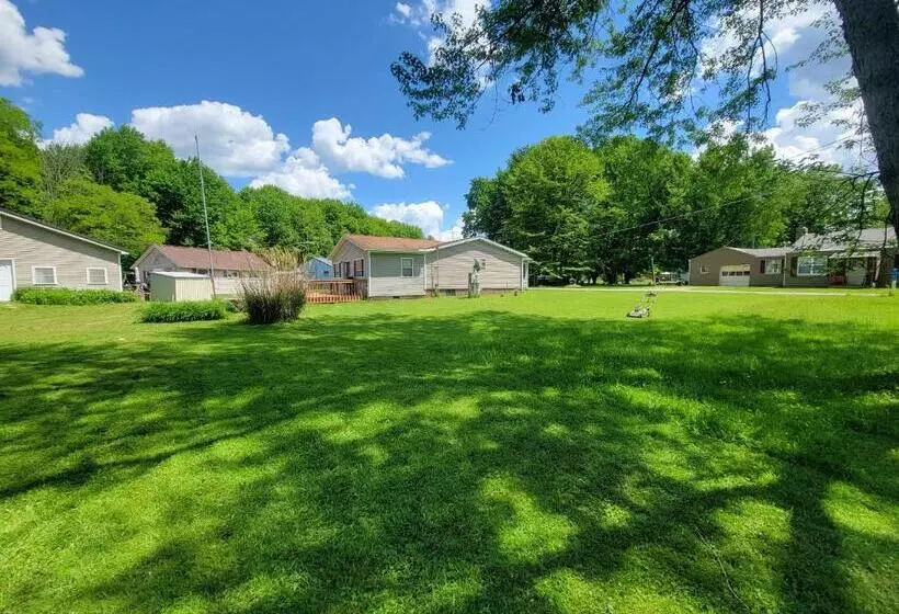 Camp Not Found   3 Queen Bedrooms By The Lake