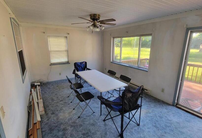 Camp Not Found 3 Queen Bedrooms By The Lake