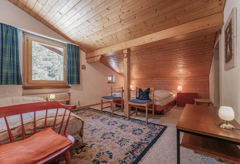 Casa Dschember, Wohnung 11, 1 6 Personen