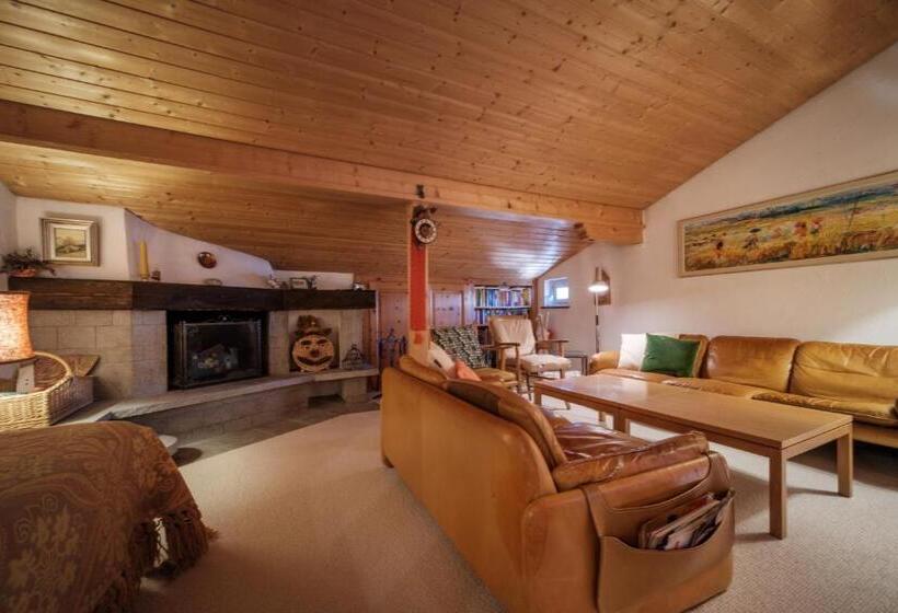 Casa Dschember, Wohnung 11, 1 6 Personen