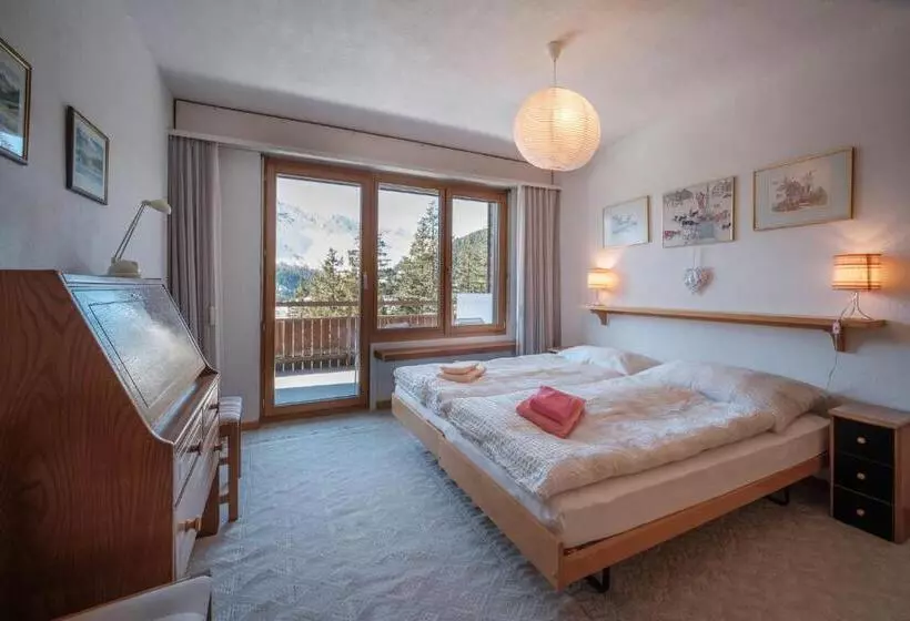 Casa Dschember, Wohnung 11, 1 6 Personen