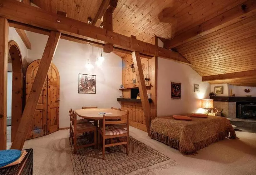 Casa Dschember, Wohnung 11, 1 6 Personen