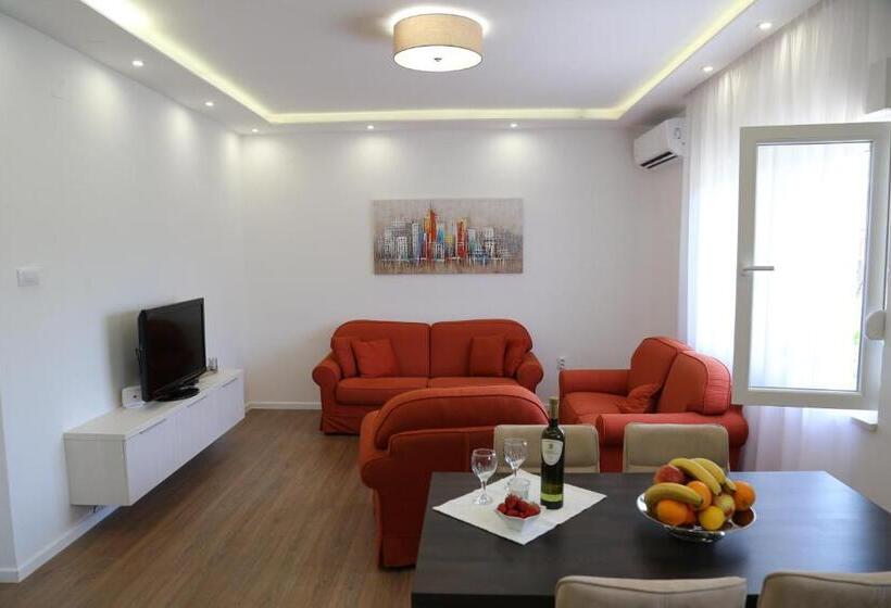 Garden House Apartment