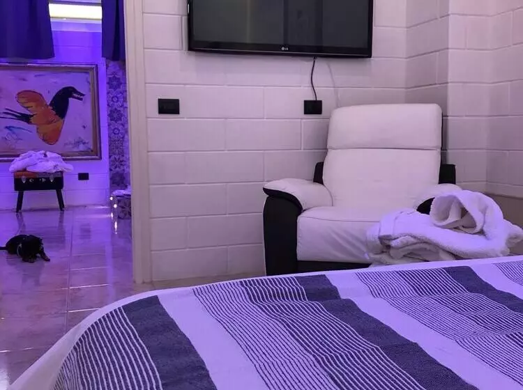 Gianluis Luxury Suites