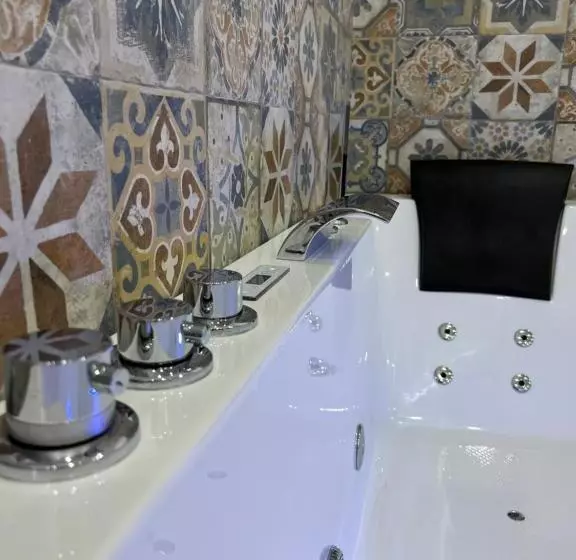 Gianluis Luxury Suites