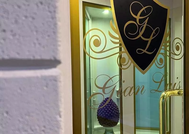 Gianluis Luxury Suites