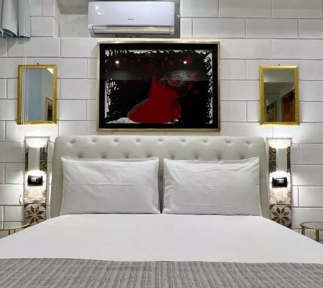 Gianluis Luxury Suites