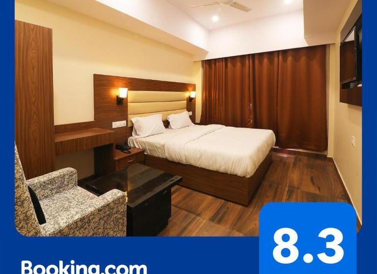 Fabhotel Blueark