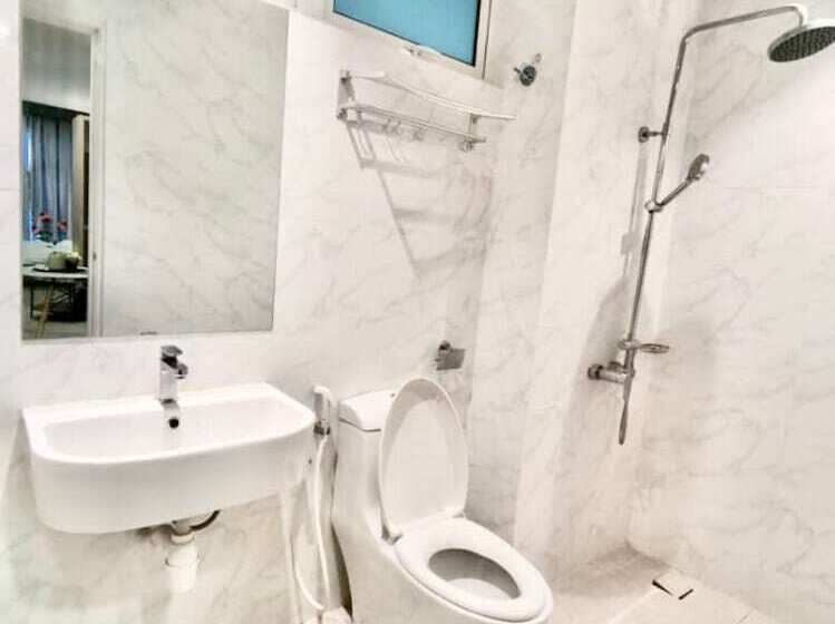 בית מלון כפרי Oyo 90400 One Tebrau Homestay