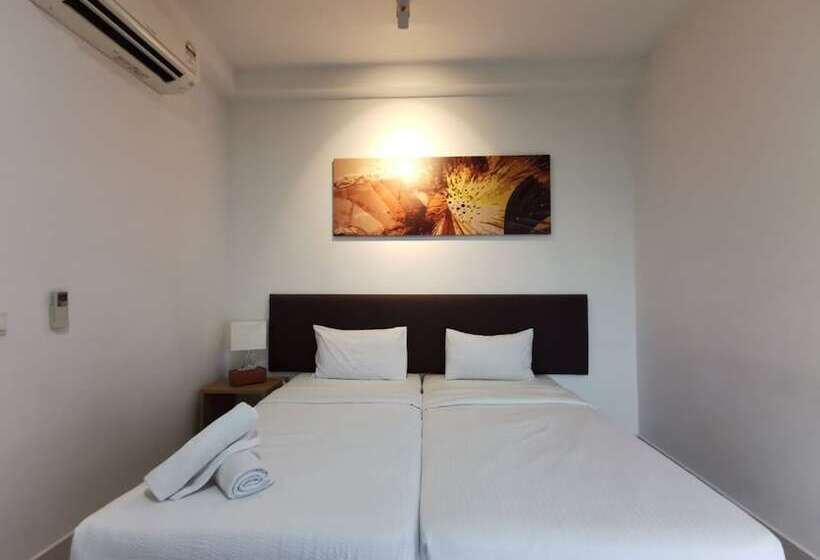 בית מלון כפרי Oyo 90400 One Tebrau Homestay