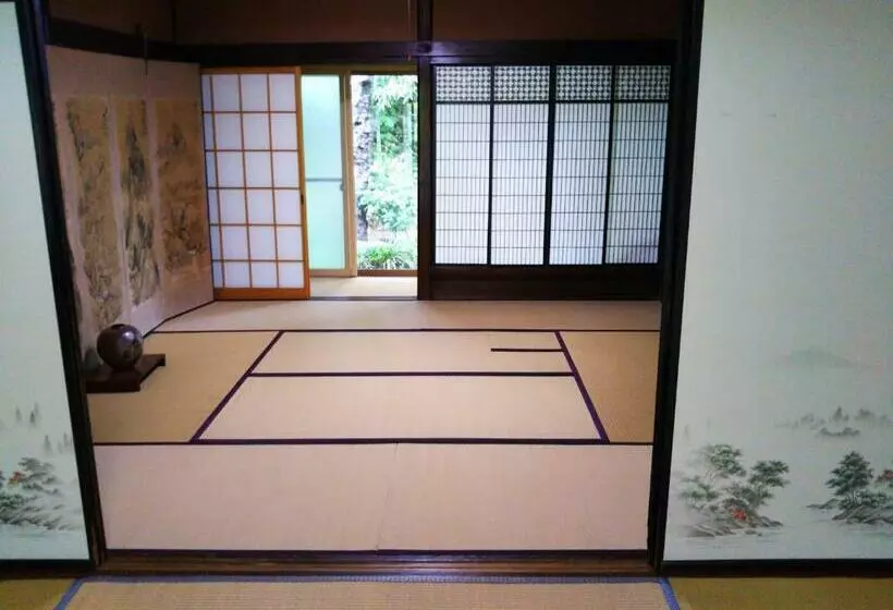 ペンション ゲストハウス「古民家の宿梨本軒」