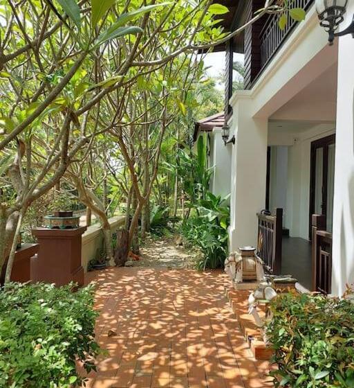 Sclass Villa & Swimming Pool , 10 Min From Airport