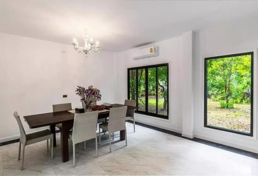 Sclass Villa & Swimming Pool , 10 Min From Airport