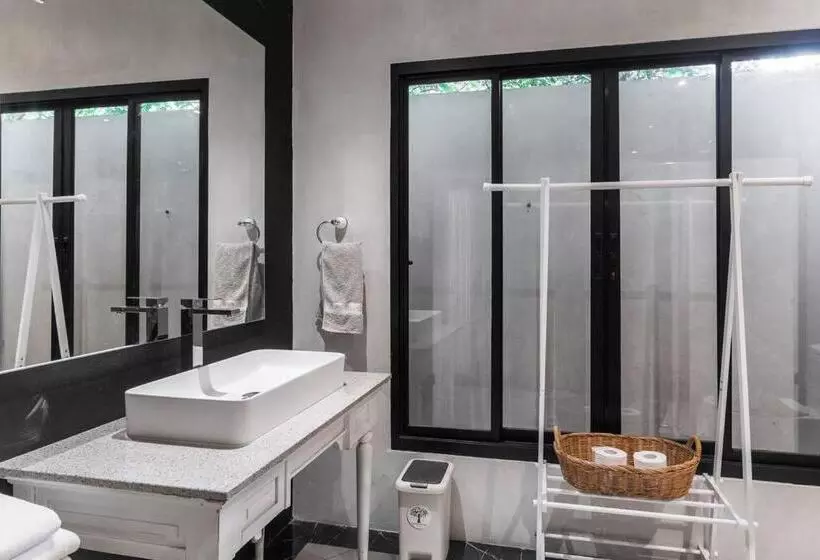 Sclass Villa & Swimming Pool , 10 Min From Airport