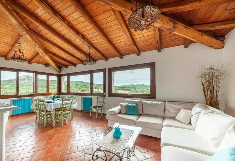 [villa Con Piscina] Nelle Colline Della Gallura