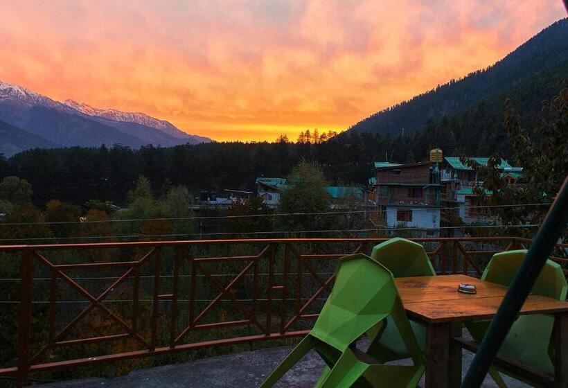 ユースホステル Yolo Backpackers   Manali