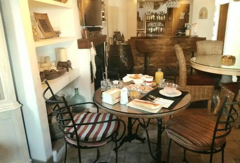 Aamiaismajoitus (B&B) Casa Blanca