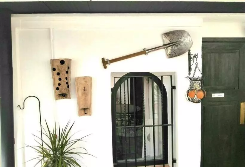 Aamiaismajoitus (B&B) Casa Blanca