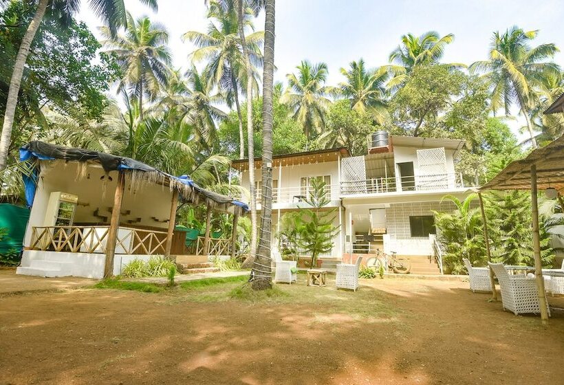 Fabhotel La Volga   Nr Morjim Beach