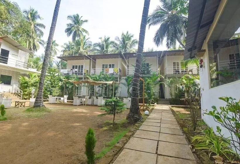 Fabhotel La Volga   Nr Morjim Beach