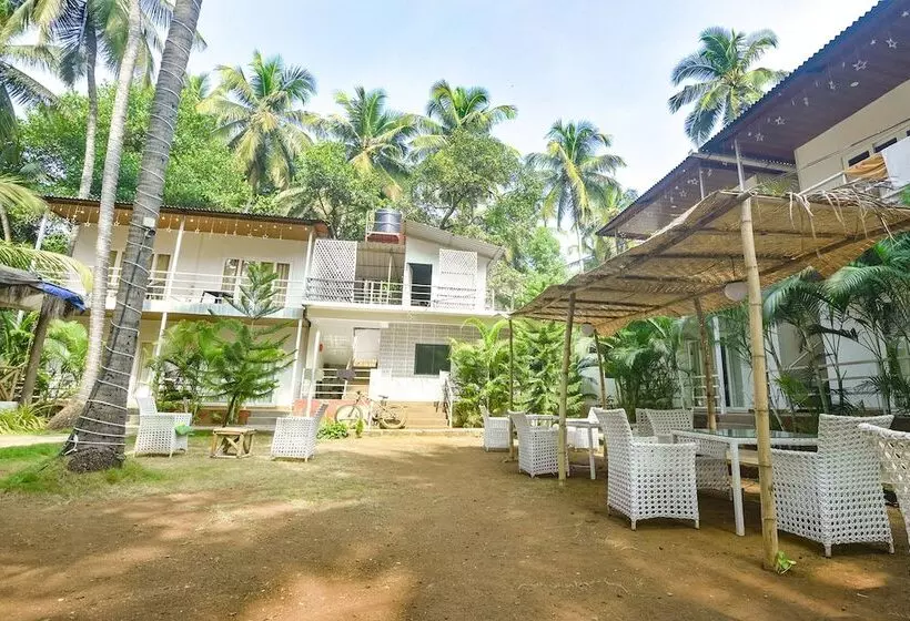 Fabhotel La Volga   Nr Morjim Beach