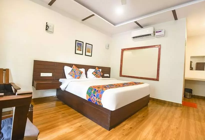 Fabhotel La Volga   Nr Morjim Beach