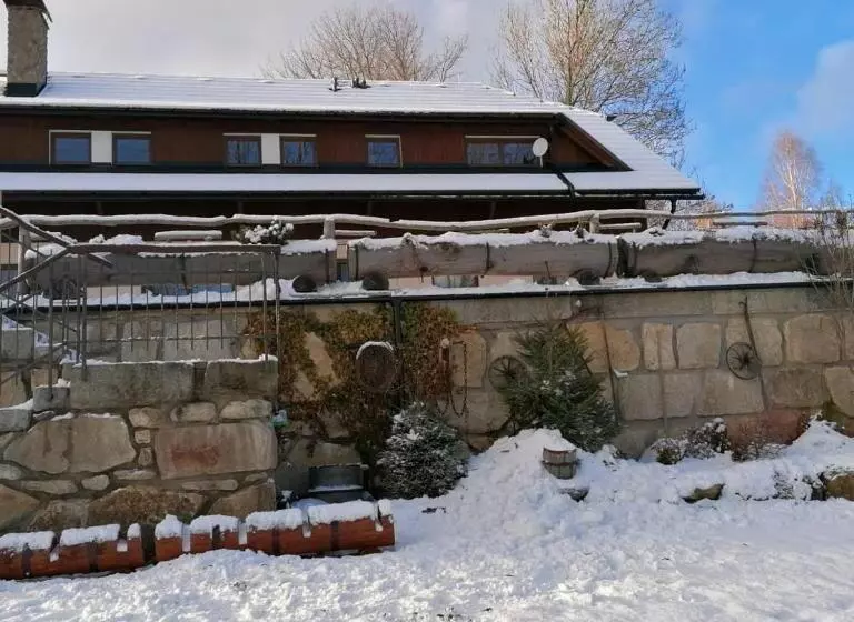 ホテル Penzion U Vlčí Stezky