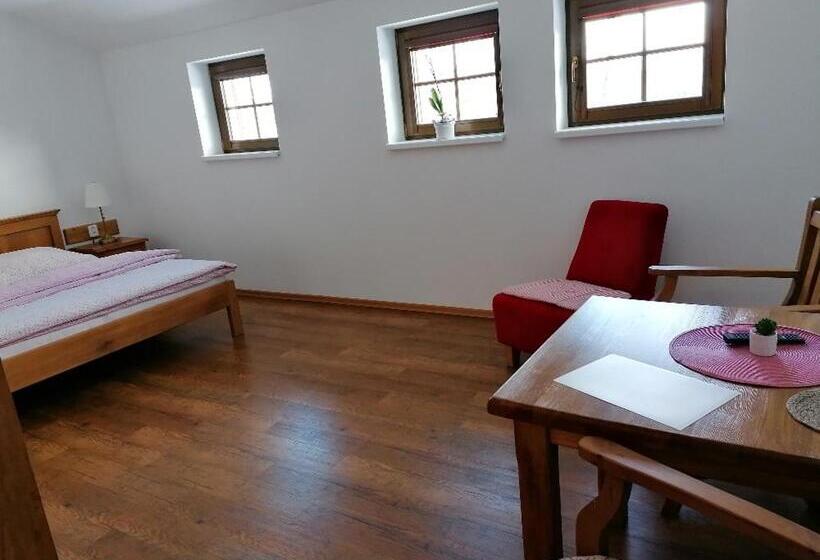 בית מלון כפרי Penzion U Vlčí Stezky