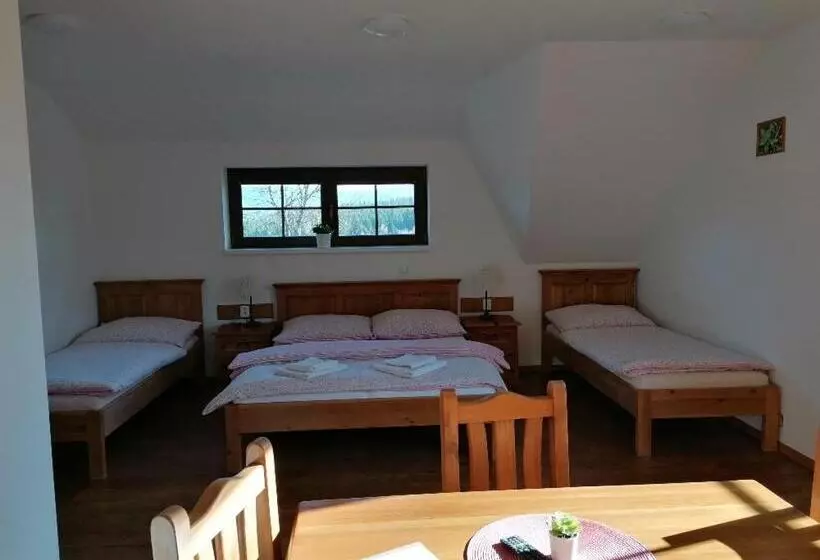 ホテル Penzion U Vlčí Stezky