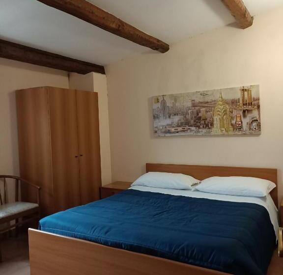 膳宿费 Deattellis House Intero Appartamento