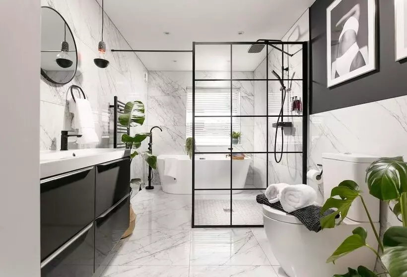 The Luxe Experience   Perfect Christmas Stay   Premium Central Plymouth House   Sleeps 8   Habita Pr