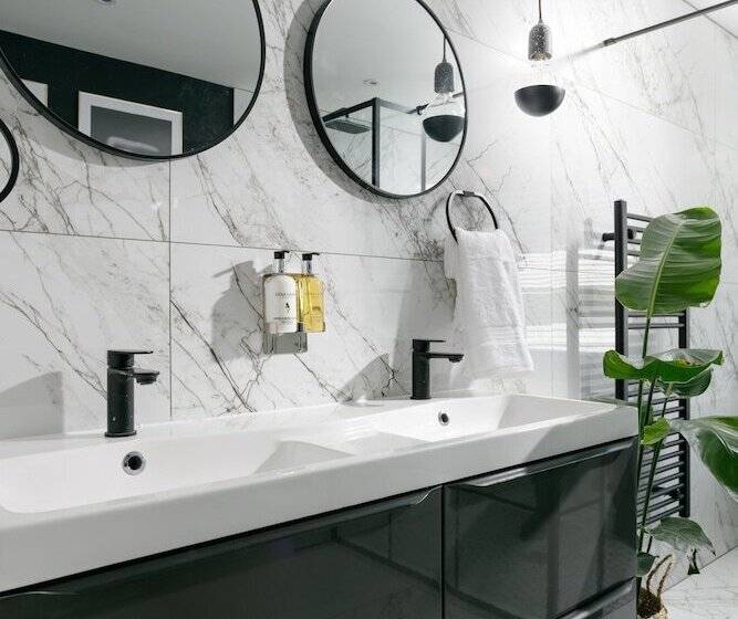 The Luxe Experience   Perfect Christmas Stay   Premium Central Plymouth House   Sleeps 8   Habita Pr