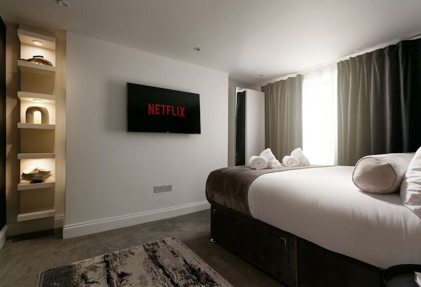 The Luxe Experience   Perfect Christmas Stay   Premium Central Plymouth House   Sleeps 8   Habita Pr