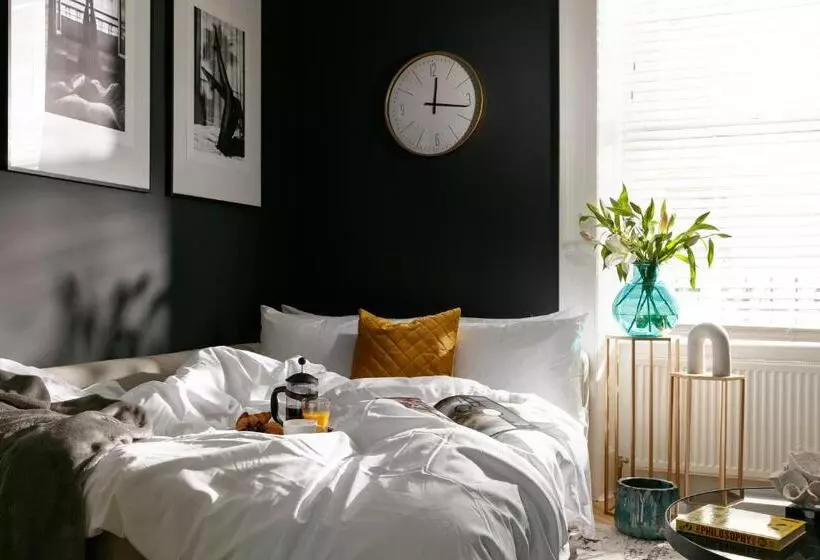 The Luxe Experience   Perfect Christmas Stay   Premium Central Plymouth House   Sleeps 8   Habita Pr