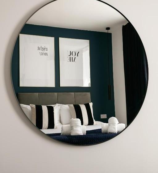 The Luxe Experience   Perfect Christmas Stay   Premium Central Plymouth House   Sleeps 8   Habita Pr