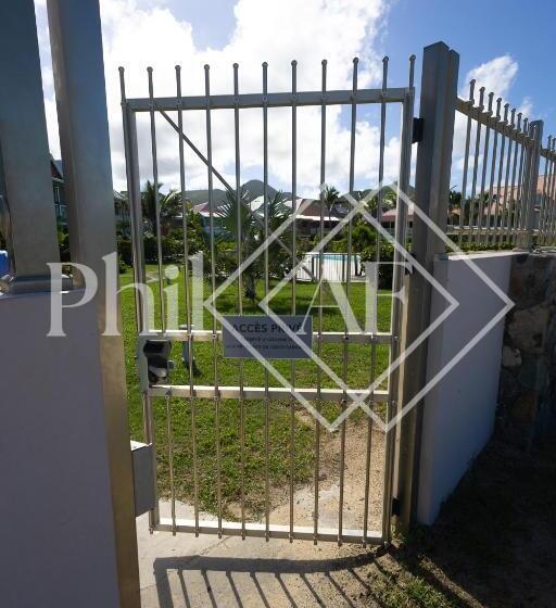 5 Bed Rooms Front Beach Apartment At Orient Beach