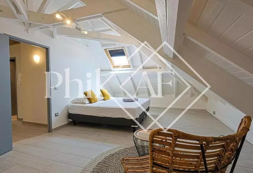 5 Bed Rooms Front Beach Apartment At Orient Beach