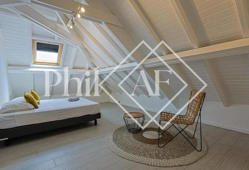 5 Bed Rooms Front Beach Apartment At Orient Beach