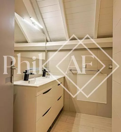 5 Bed Rooms Front Beach Apartment At Orient Beach