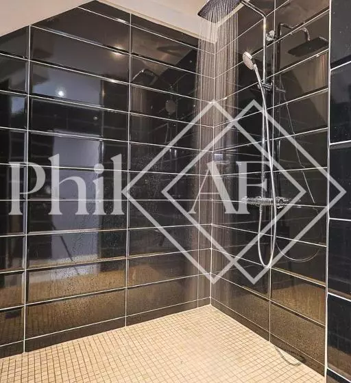 5 Bed Rooms Front Beach Apartment At Orient Beach