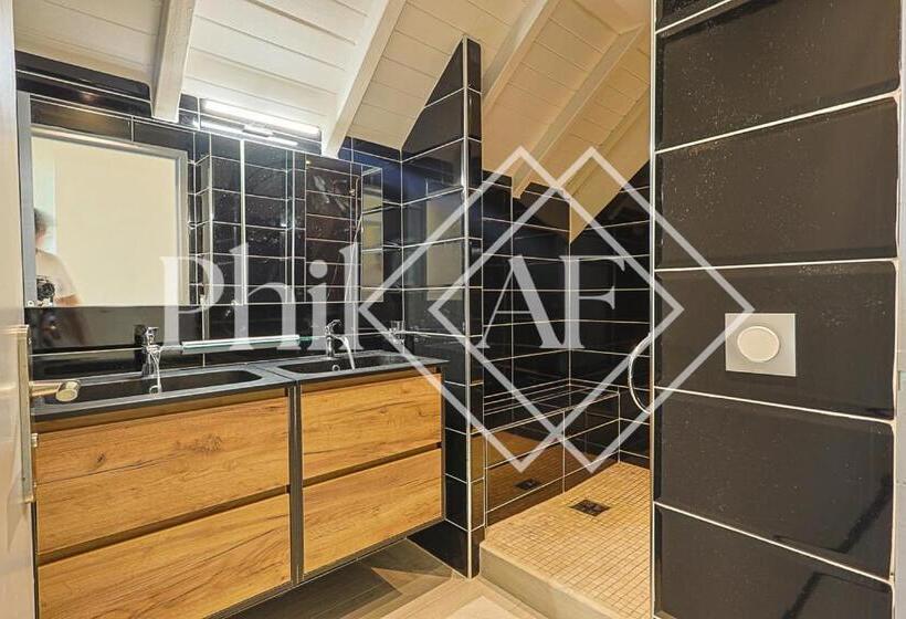 5 Bed Rooms Front Beach Apartment At Orient Beach