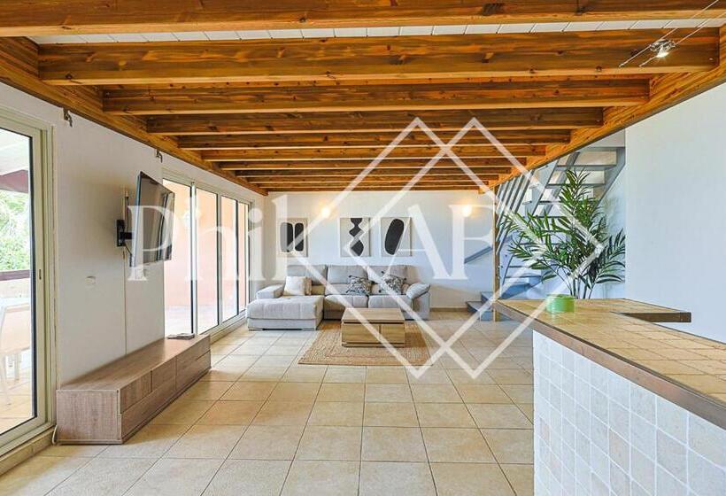 5 Bed Rooms Front Beach Apartment At Orient Beach