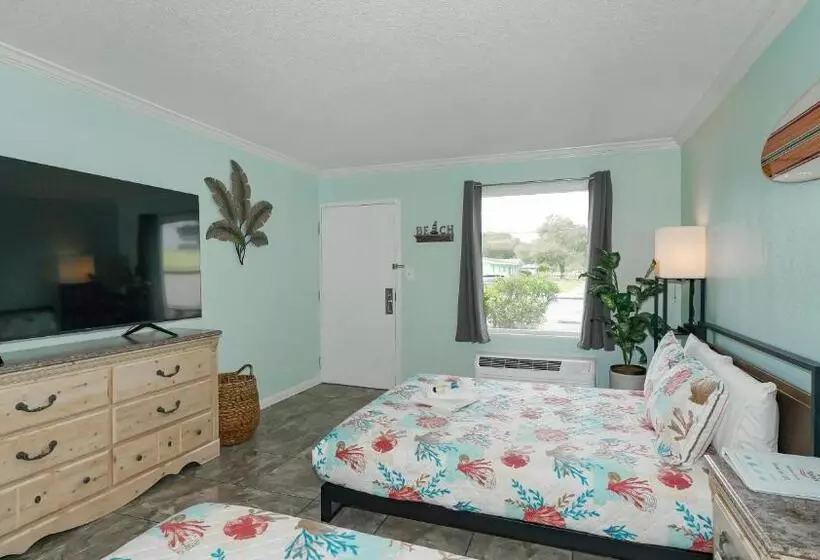 Heated Pool, Huge Tv, Waterfront Tiki Bar & Grill, Close To Beaches