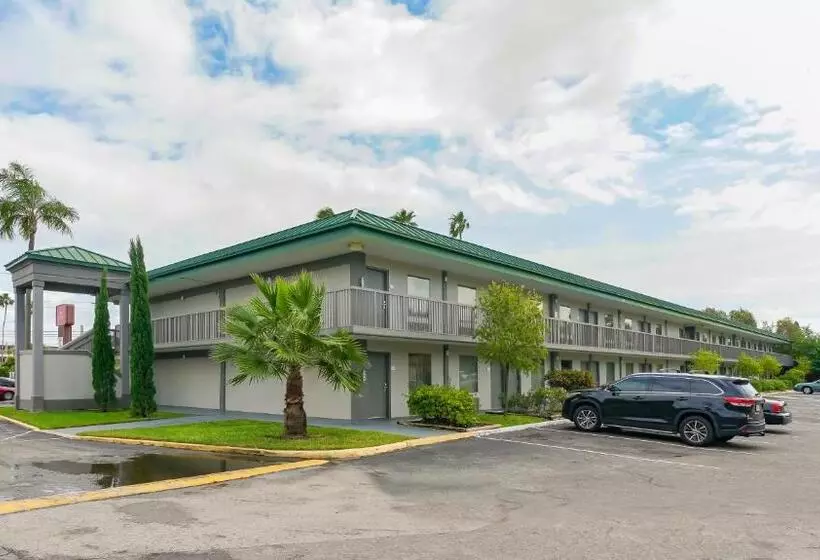 Heated Pool, Huge Tv, Waterfront Tiki Bar & Grill, Close To Beaches