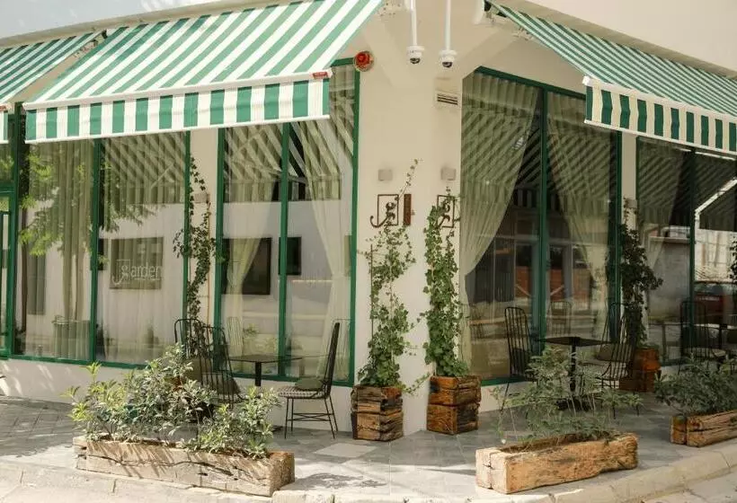 هتل Garden Downtown Prishtina