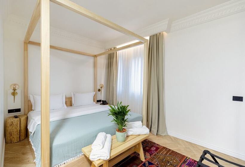 هتل Garden Downtown Prishtina