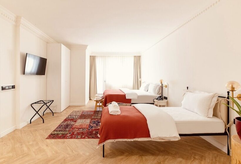 هتل Garden Downtown Prishtina