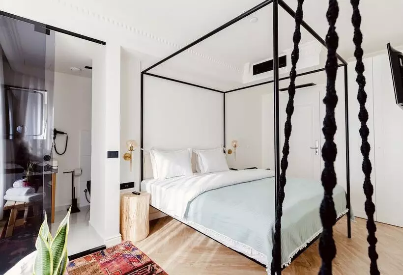 هتل Garden Downtown Prishtina