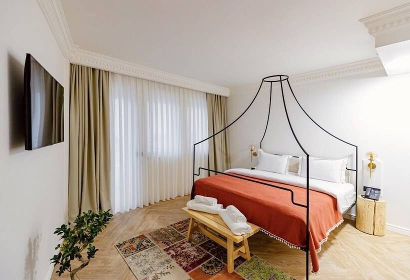 هتل Garden Downtown Prishtina